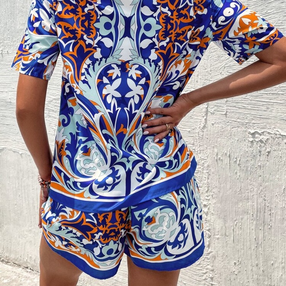 Patterned Two Piece Short Set - Picture 3 of 3